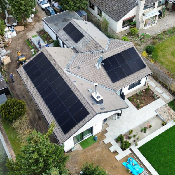 Photovoltaikanlage in Hamburg 16,38 kWp und 16 kWh Batteriespeicher